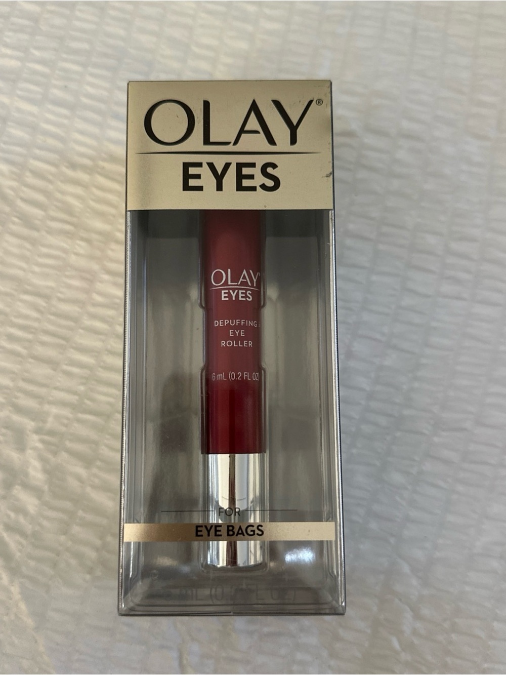 OLAY EYES Depuffing Eye Roller - Red